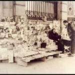 1960:puesto de periódicos y revistas Dori. Calle Puente esquina a Calvo Sotelo 1960:puesto de periódicos y revistas Dori. Calle Puente esquina a Calvo Sotelo