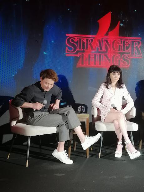 RUEDA DE PRENSA CON CHARLIE HEATON Y NATALIA DYER