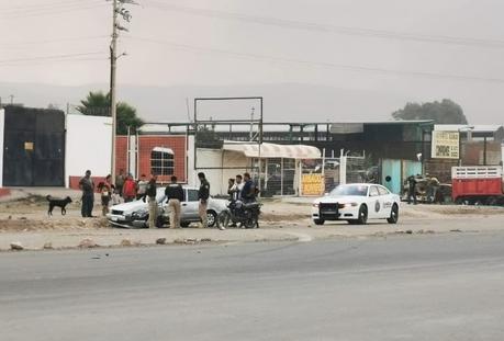 Persecución termina con choque entre auto y patrulla estatal