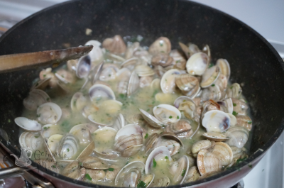 Almejas en salsa verde