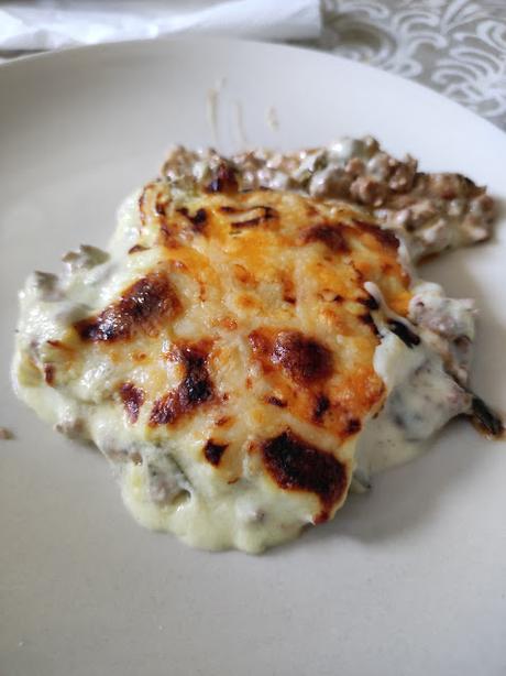 PASTEL DE CARNE CON BECHAMEL DE CALABACIN