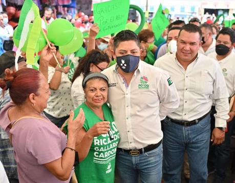 En gira por la zona media el Gobernador anuncia histórica derrama de recursos