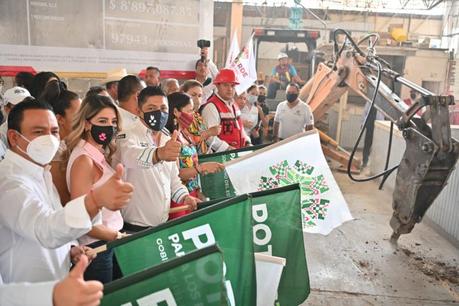 En gira por la zona media el Gobernador anuncia histórica derrama de recursos