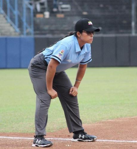 Anabel González es la primera mujer umpire del béisbol venezolano