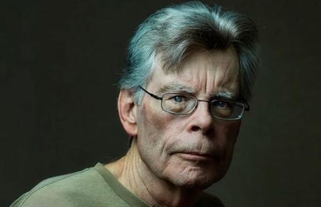 El escritor Stephen King pide que se regule el uso de armas en EEUU