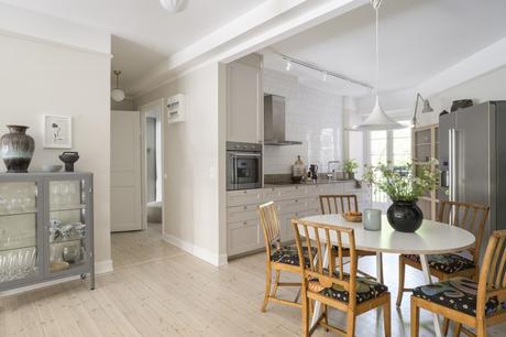 delikatissen scandinavian living room scandi interior salon dos niveles living room stairs interiorismo interior design estilo nórdico escalones en salon escalera en salon diseño salón diseño interiores decoración interiores delikatissen scandinavian living room scandi interior salon dos niveles living room stairs interiorismo interior design estilo nórdico escalones en salon escalera en salon diseño salón diseño interiores decoración interiores