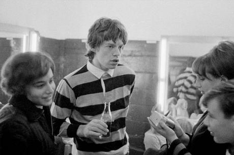 Las polos de rugby, una prenda que cada vez gana más adeptos mik-jagger polo rugby 60s