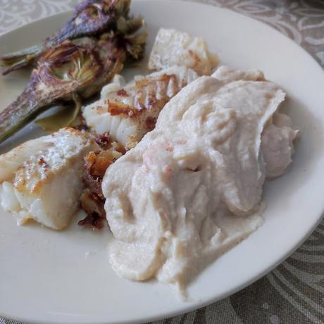 BACALAO CON BESAMEL DE GAMBAS
