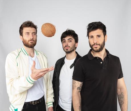 Bonito videoclip animado de Yogures de Coco: ‘Niña maga’