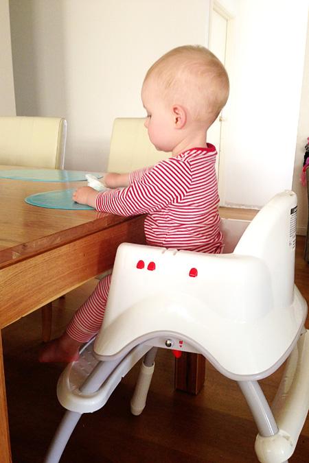 Revisión y sorteo de la silla alta Grow with Me de Fisher-Price 173 La silla alta Grow with Me de Fisher-Price también se puede usar sin la bandeja en la mesa del comedor