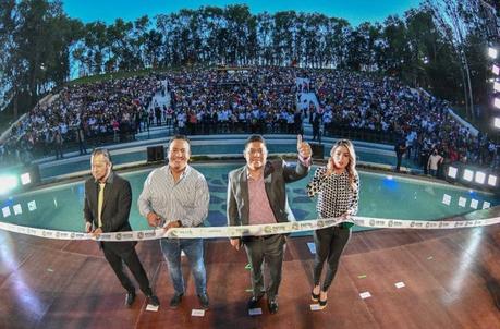 Apoteósica reapertura del teatro de la ciudad con presencia del grupo Magneto