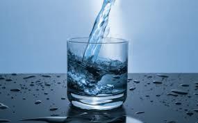No bebas agua del grifo