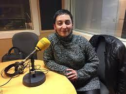 Reseña chica descalza colina arándanos