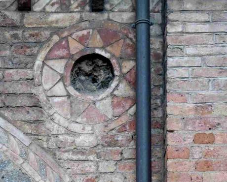 Las múltiples simetrías de San Stefano en Bolonia Las múltiples simetrías de San Stefano en Bolonia