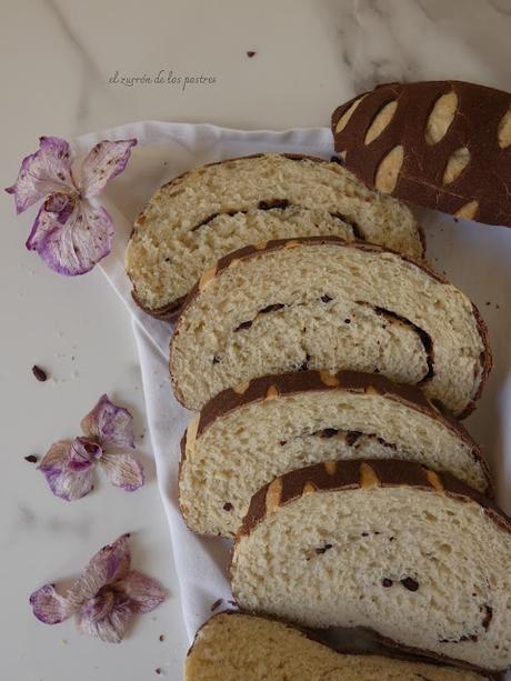 Pan Enrejado con Nibs de Cacao