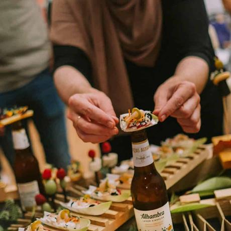 En la recta final el Jardín Cervezas Alhambra en BNC En la recta final el Jardín Cervezas Alhabra en BNC