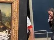 hombre lanza tarta Gioconda' Louvre.