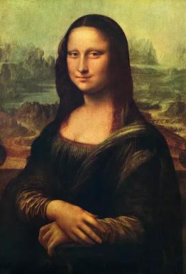 Un hombre lanza una tarta a 'La Gioconda' en el Louvre.