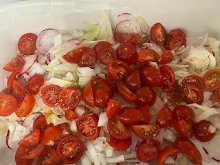 ENSALADA DE QUINOA , HINOJO Y RABANITOS