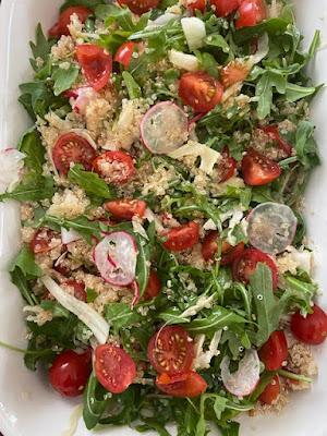 ENSALADA DE QUINOA , HINOJO Y RABANITOS