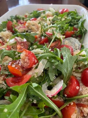 ENSALADA DE QUINOA , HINOJO Y RABANITOS
