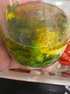 ENSALADA DE QUINOA , HINOJO Y RABANITOS