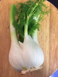 ENSALADA DE QUINOA , HINOJO Y RABANITOS