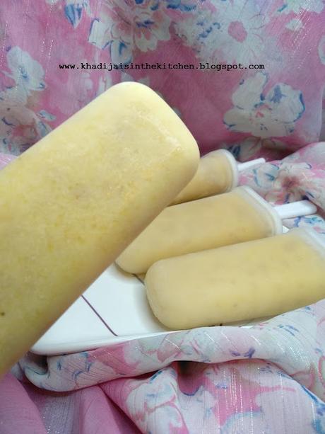 SUCETTES GLACÉES AUX PÊCHES, BANANES ET YAOURT GREC / PEACH, BANANA AND GREEK YOGURT POPSICLES / PALETAS DE MELOCOTÓN, PLÁTANO Y YOGUR GRIEGO / مصاصات الخوخ والموز والزبادي اليوناني