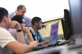 Expertos de datos exploran implementación de políticas públicas a través de programas que simulan sociedades Expertos de datos exploran implementación de políticas públicas a través de programas que simulan sociedades