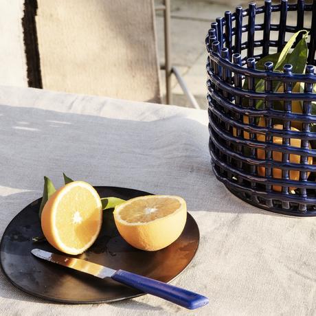 delikatissen summer table scandinavian tableware scandinavian porcelain mesas nordicas mesas escandinavas mesas de verano menaje mesa nordico ferm living table  