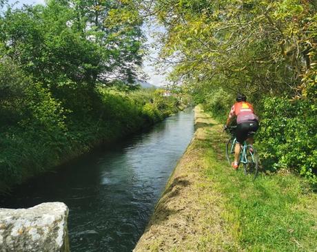 Nacimiento del Cadagua en bicicleta