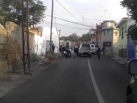 Ejecutan a hombre en las calles de Arsénico y Plata