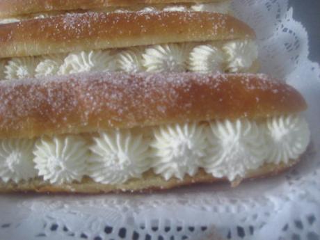 Hoy una de las piezas de repostería que en cada lugar rec...