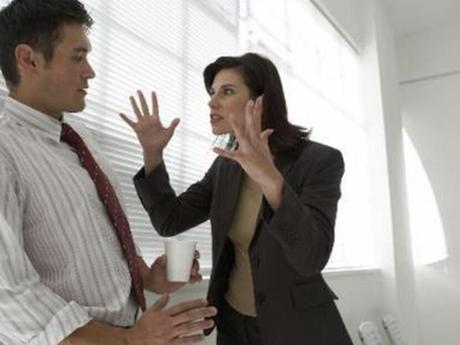 7 actitudes de los jefes que hunden la productividad de los empleados 7 actitudes de los jefes que hunden la productividad de los empleados