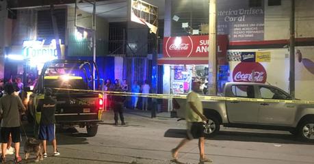 Ejecutan a persona en tienda de abarrotes en la Simón Díaz