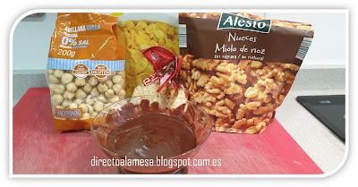 Rocas de copos de maíz y frutos secos