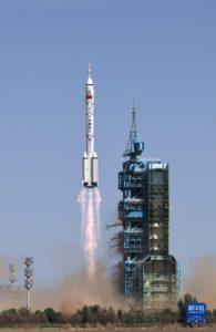 Lanzamiento de Shenzhou-14 y llegada a la estación espacial china