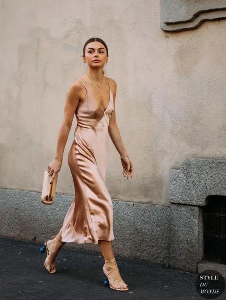 Cómo combinar los vestidos largos de verano y acertar de lleno