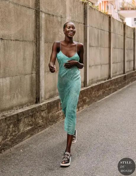 Cómo combinar los vestidos largos de verano y acertar de lleno