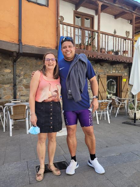 Ronaldo coge fuerzas en el Mesón Puente Romano de Molinaseca para emprender el Camino de Santiago de Invierno 4