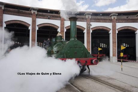 La locomotora Mataró en acción en el museo del ferrocarril de cataluña