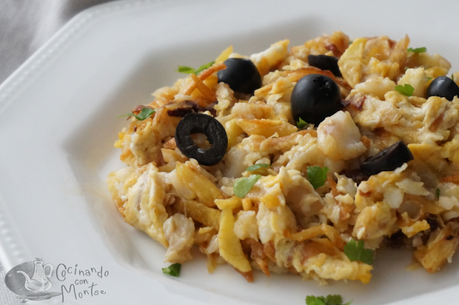 Bacalao dorado o bacalhau à brás. (Receta portuguesa)