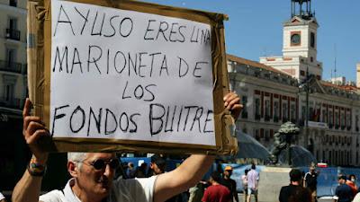 Los taxistas en contra de la nueva regulación de los VTC aprobada por Ayuso.