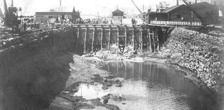 1900: Construcción del dique de Gamazo