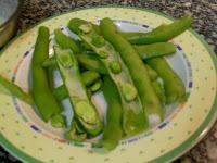 Habas abiertas por la mitad para rebozar.