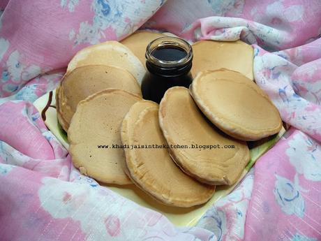 CRÊPES AMÉRICAINES À LA BOISSON AUX AMANDES AU CHOCOLAT / CHOCOLATE ALMOND BEVERAGE PANCAKES / PANQUEQUES CON BEBIDA DE ALMENDRAS SABOR CHOCOLATE / فطائر أمريكية بمشروب حليب اللوز بالشوكولاتة CRÊPES AMÉRICAINES À LA BOISSON AUX AMANDES AU CHOCOLAT / CHOCOLATE ALMOND BEVERAGE PANCAKES / PANQUEQUES CON BEBIDA DE ALMENDRAS SABOR CHOCOLATE / فطائر أمريكية بمشروب حليب اللوز بالشوكولاتة