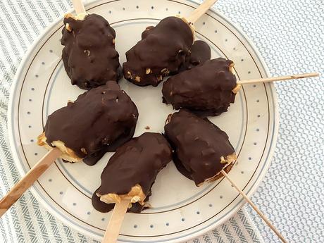 delikatissen snickers helados peanut butter banana ice cream home made icecream helados de plátano helados de chocolate y cacahuete helados caseros frozen snickers banana frozen banana banana pops  