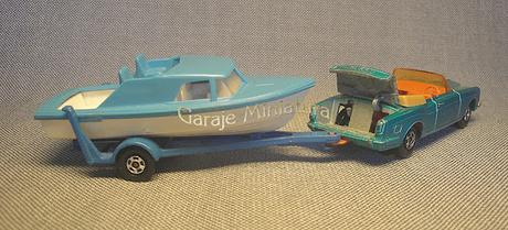 Rolls Royce Silver Shadow y tráiler con lancha de la serie Superfast Rolls Royce Silver Shadow y tráiler con lancha de la serie Superfast