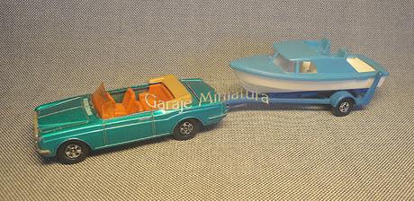 Rolls Royce Silver Shadow y tráiler con lancha de la serie Superfast Rolls Royce Silver Shadow y tráiler con lancha de la serie Superfast