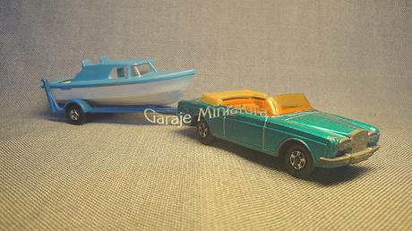 Rolls Royce Silver Shadow y tráiler con lancha de la serie Superfast Rolls Royce Silver Shadow y tráiler con lancha de la serie Superfast